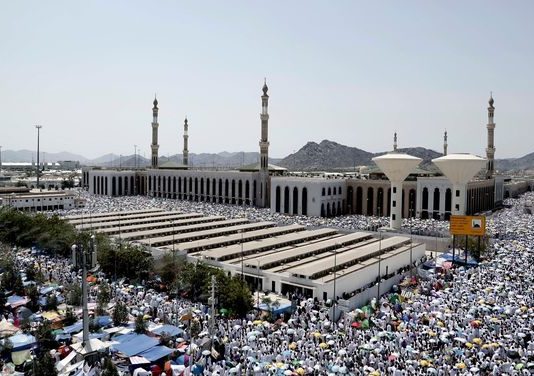 Hajjin bana: Maniyyaciya daga Najeriya ta maida dalar Amurka 5,000 da ta tsinta ga wani maniyyaci ɗan ƙasar Russia